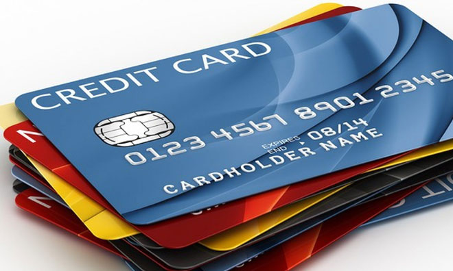 Thẻ tín dụng có thể xem là “người bạn đồng hành” trong quản lý chi tiêu, bởi bạn được quyền chi tiêu trước và thanh toán sau trong hạn mức mà ngân hàng cấp. Nếu biết tận dụng, chủ thẻ có thể vừa tận hưởng tối đa thời gian miễn lãi (45–55 ngày) vừa khai thác các chương trình ưu đãi đa dạng.