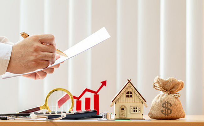 Thủ tục vay thế chấp ngân hàng tuy nhiều bước nhưng nếu chuẩn bị kỹ từ đầu, bạn hoàn toàn có thể rút ngắn thời gian xét duyệt và nhận vốn nhanh chóng. Hãy chuẩn bị hồ sơ đầy đủ, minh bạch và so sánh nhiều ngân hàng trước khi quyết định. Đặc biệt, hãy tính toán kỹ khả năng tài chính để đảm bảo rằng khoản vay trở thành đòn bẩy kinh tế, chứ không phải gánh nặng.
