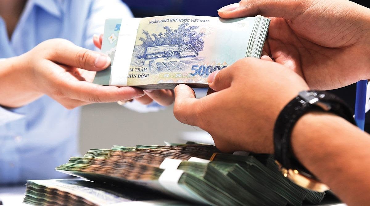 Với những hộ kinh doanh nhỏ lẻ, vay vốn ngân hàng không chỉ là giải pháp tài chính mà còn là công cụ giúp mở rộng quy mô, nâng cao sức cạnh tranh. Tuy nhiên, việc vay như thế nào, chọn ngân hàng nào và gói vay nào lại phụ thuộc vào khả năng tài chính và mục tiêu cụ thể của từng người.